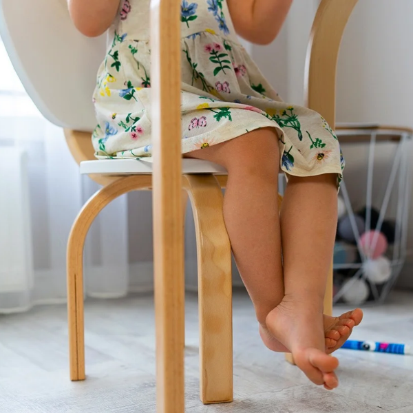 Dětská židlička Zukko Gekko Kids. Bílá / Přírodní Buk